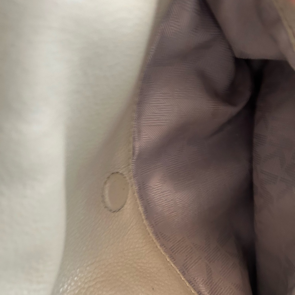 Michael Kors grey/taupe bag. Multiple inside pockets. No marks or flaws. - Picture 9 of 15